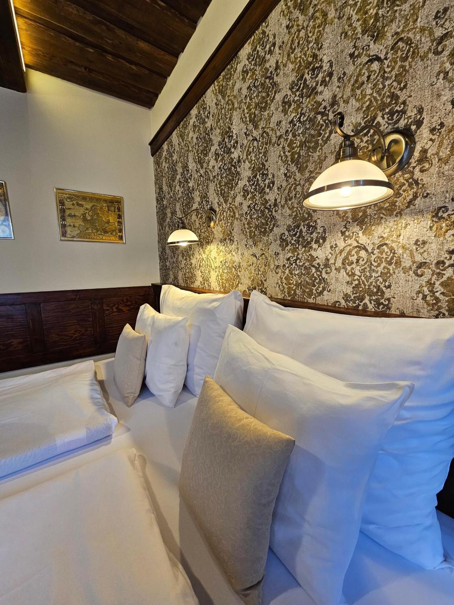 רודניצה נד לבם Hotel Galerie מראה חיצוני תמונה
