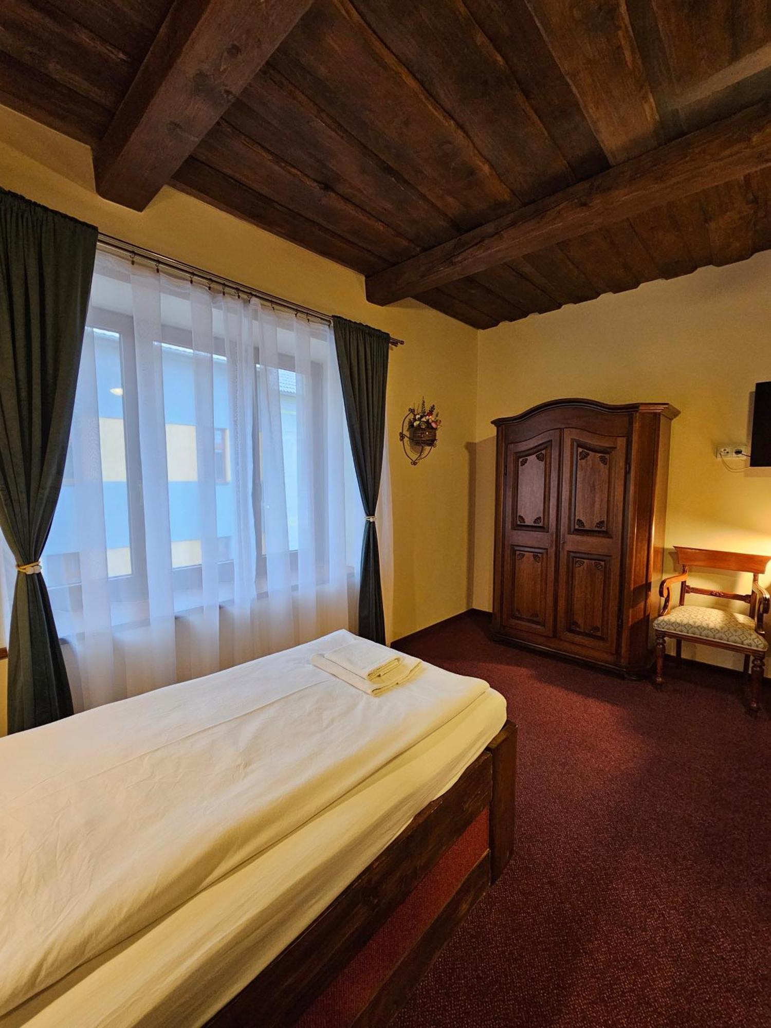 רודניצה נד לבם Hotel Galerie מראה חיצוני תמונה