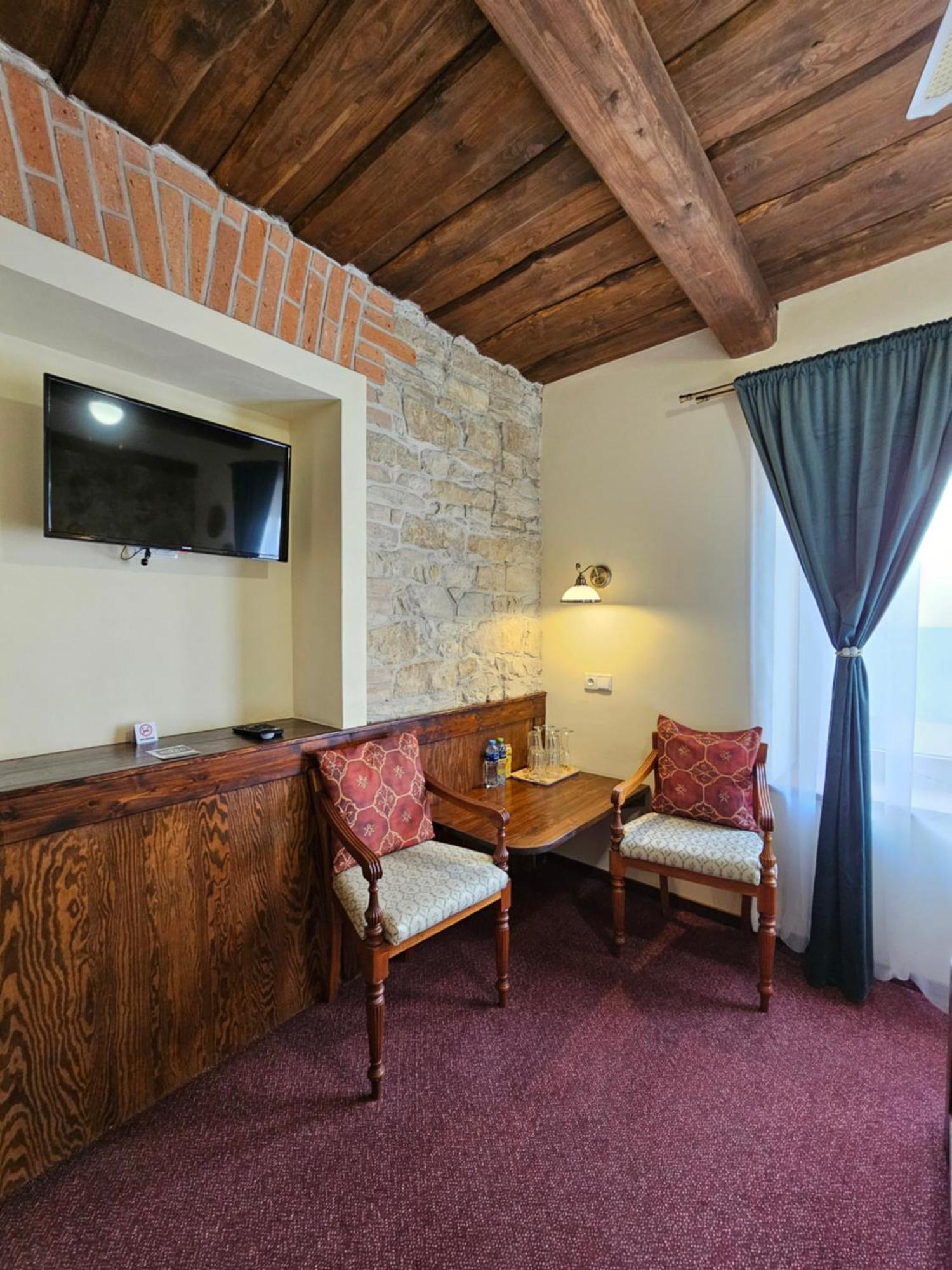 רודניצה נד לבם Hotel Galerie מראה חיצוני תמונה