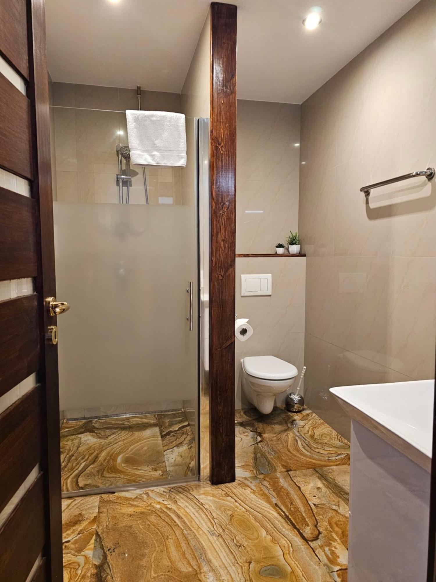 רודניצה נד לבם Hotel Galerie מראה חיצוני תמונה
