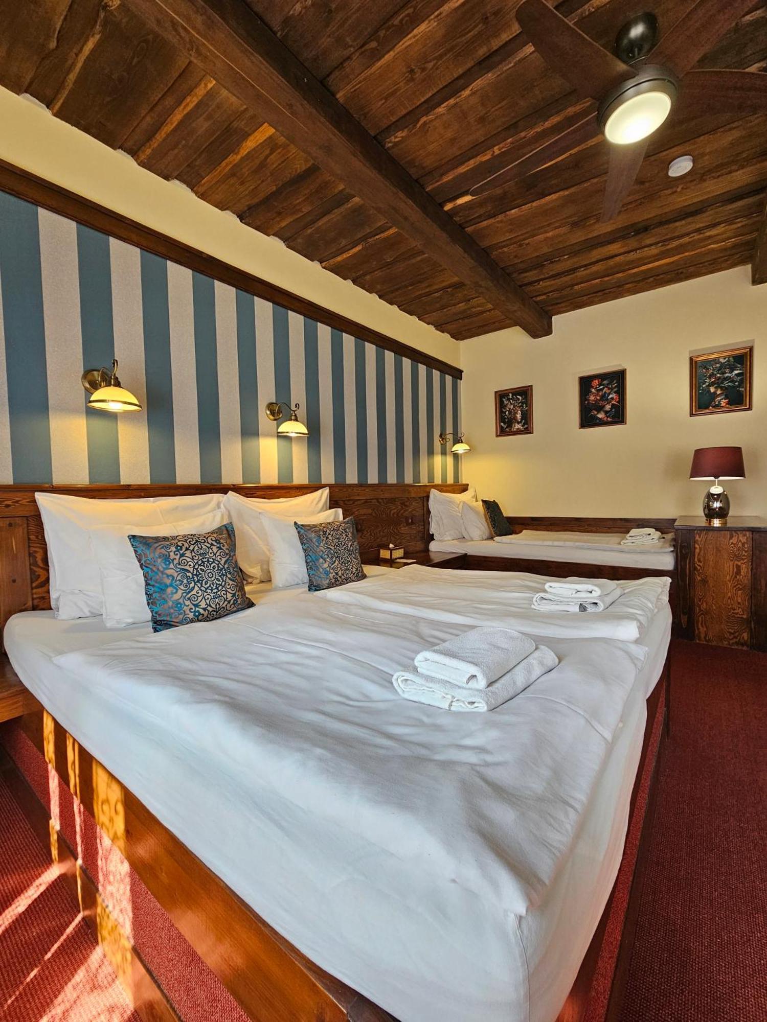 רודניצה נד לבם Hotel Galerie מראה חיצוני תמונה